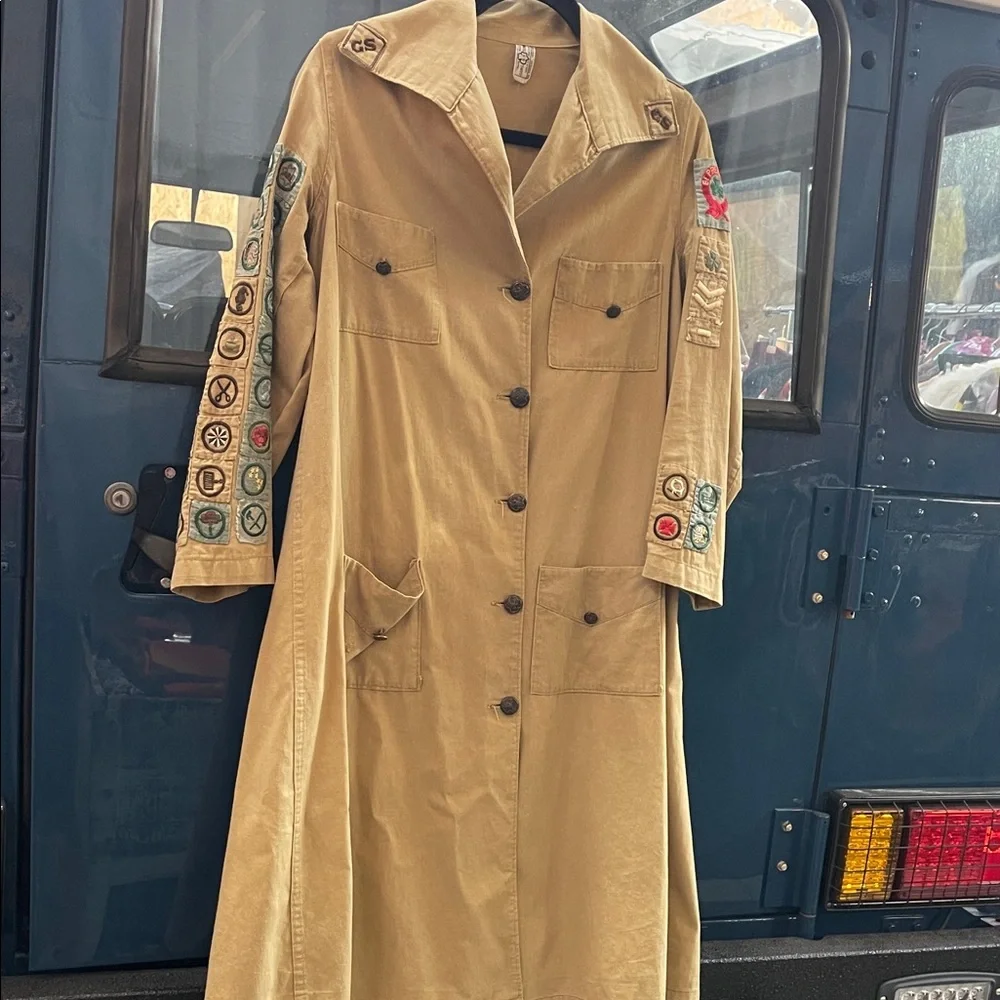 Girl scout trench with all the patches - Picture 1 of 7